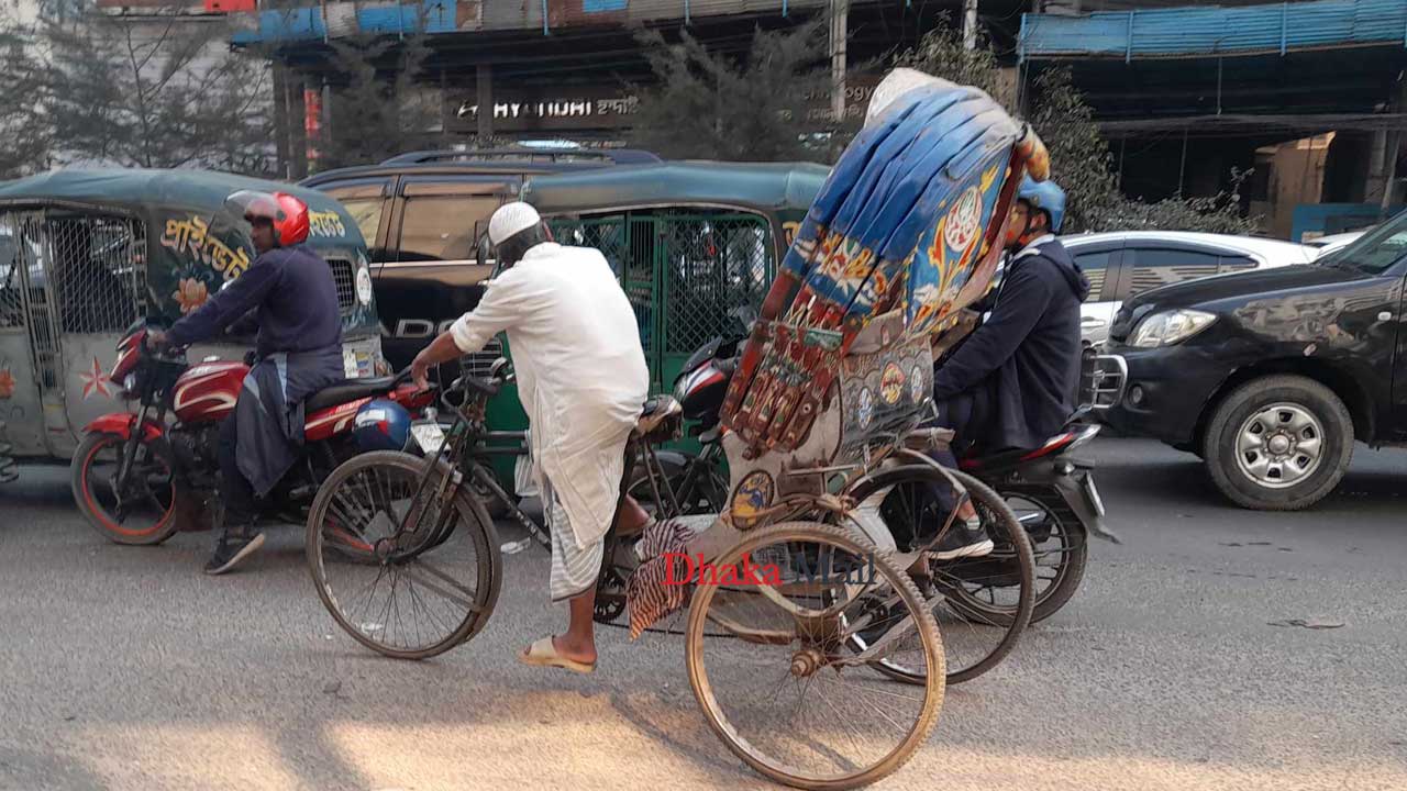 জীবনের ‘চাকা ঘোরাতে’ এক বয়োবৃদ্ধের সংগ্রাম