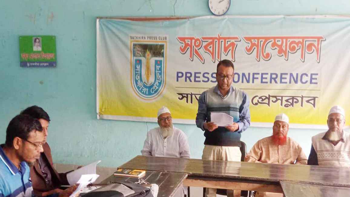 অফিসে ডেকে নিয়ে অকথ্য ভাষায় গালাগালি করলেন ডিসি