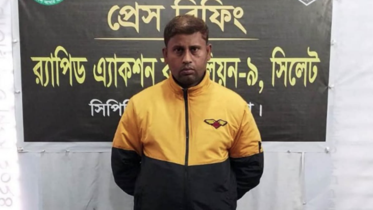 কসবায় একাধিক মামলার আসামি পিস্তল ও ইয়াবাসহ গ্রেফতার