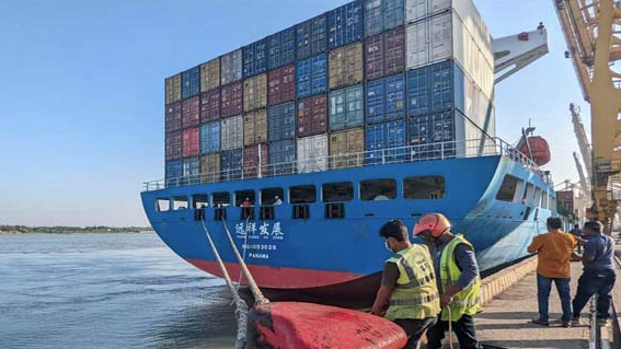 করাচি থেকে ৭১২ কন্টেনার নিয়ে এলো সেই জাহাজ