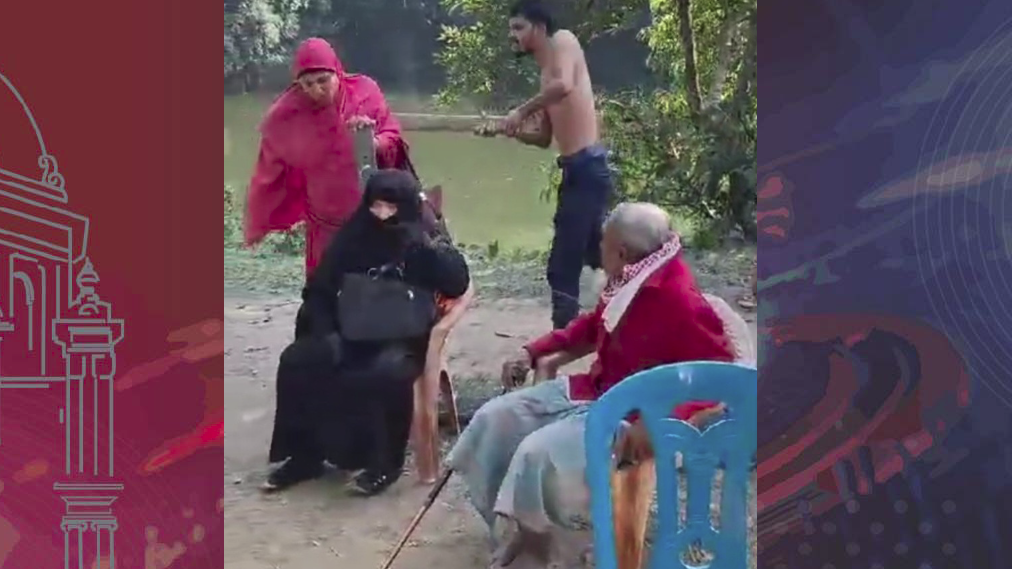 প্রকাশ্যে ফুফাতো বোনকে পিটিয়ে জখম: ভিডিও ভাইরাল