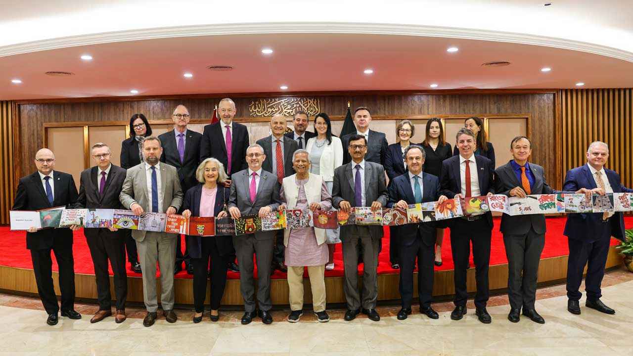 ভিসা সেন্টার দিল্লি থেকে সরানোর অনুরোধ প্রধান উপদেষ্টার