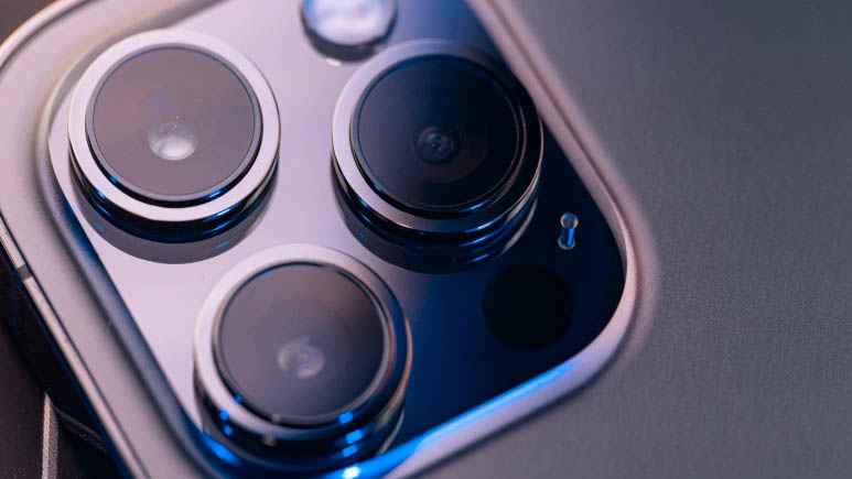 ২০২৫ সালে স্মার্টফোনে এই অত্যাধুনিক ফিচারগুলো পাবেন