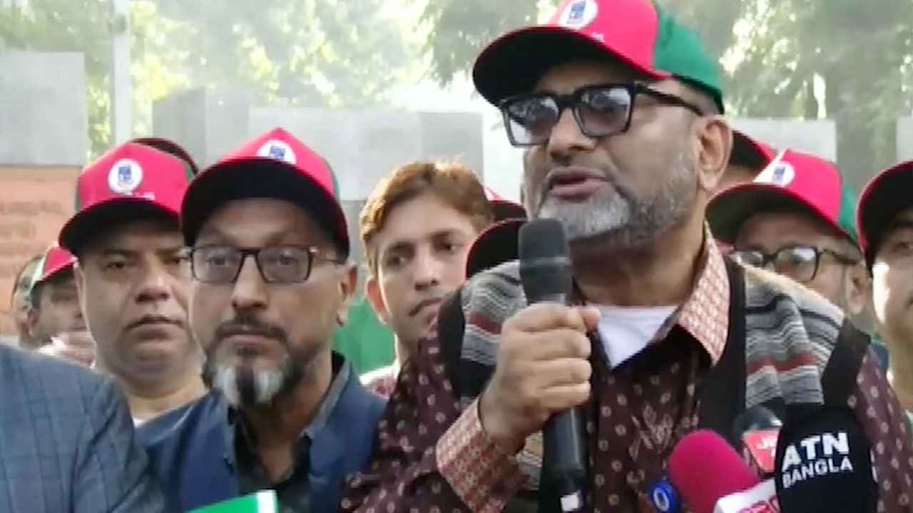 নতুন বাংলাদেশে পেছনে ফিরে তাকানোর সুযোগ নেই: ঢাবি উপাচার্য