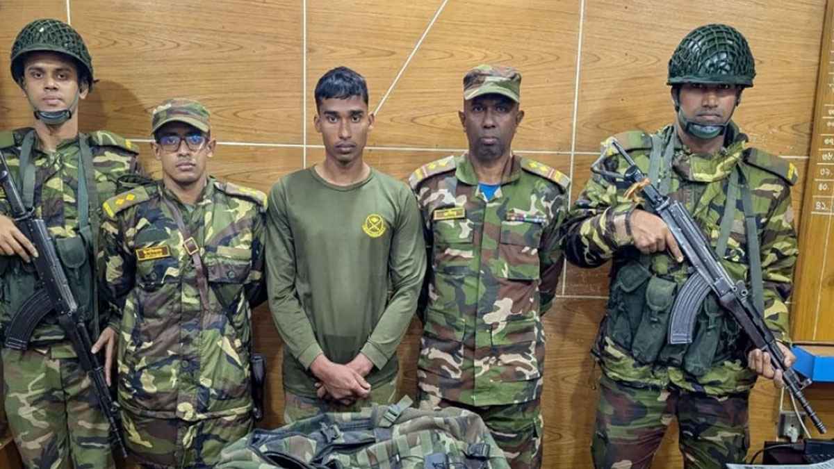 ফেনীতে সেনাবাহিনীর ভুয়া সদস্য গ্রেফতার