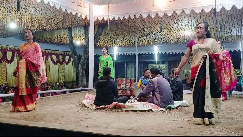 ঠাকুরগাঁওয়ে ধামের গানের উৎসবে হাজারও মানুষের ভিড়