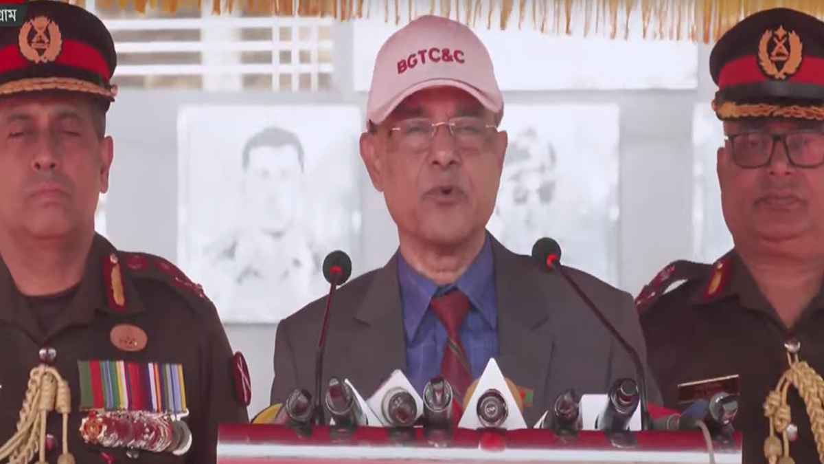 যেকোনো পরিস্থিতিতে সীমান্ত রক্ষায় পিছপা হব না: স্বরাষ্ট্র উপদেষ্টা