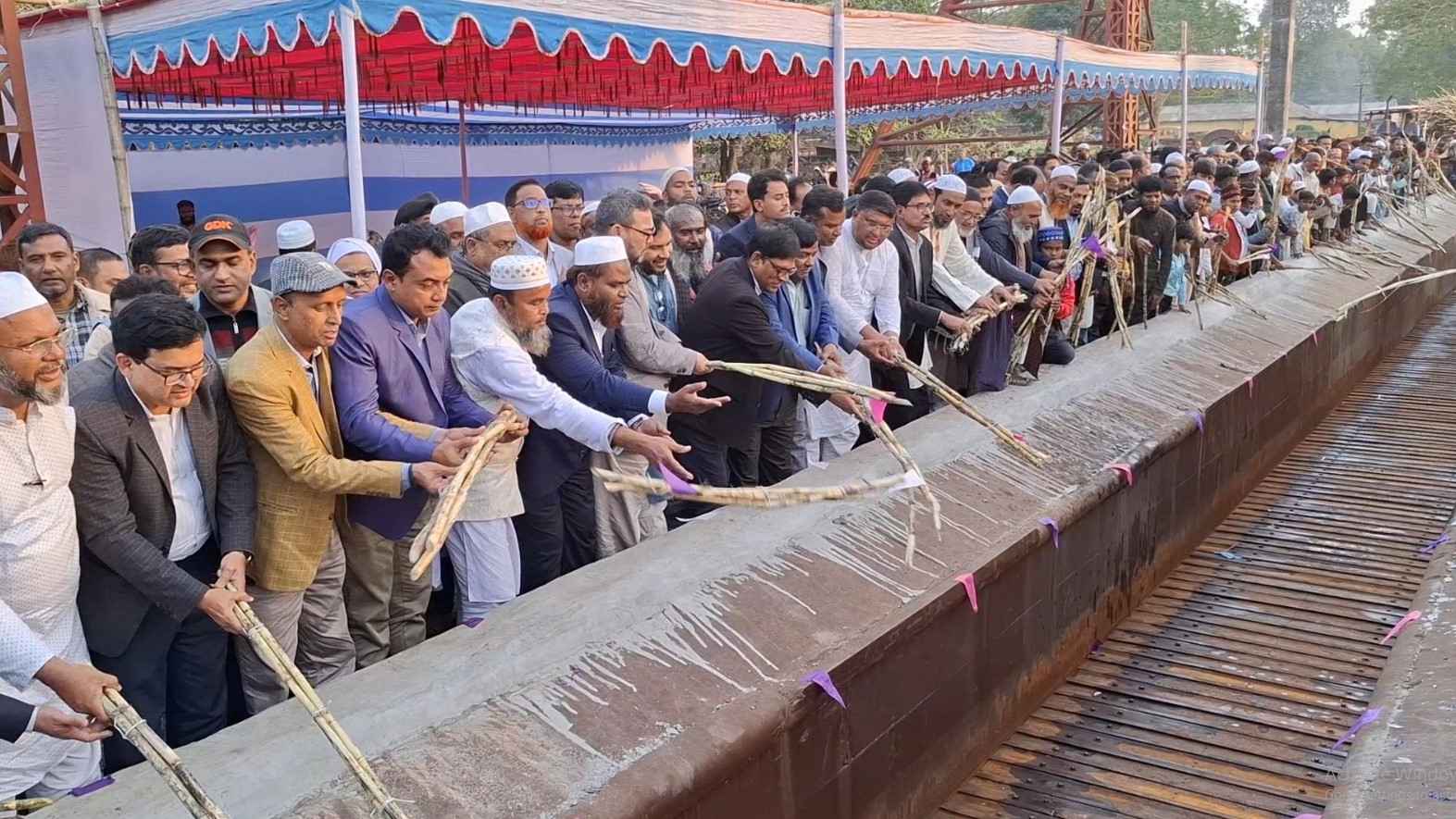 লোকসান নিয়ে জয়পুরহাট চিনিকলে আখ মাড়াই শুরু