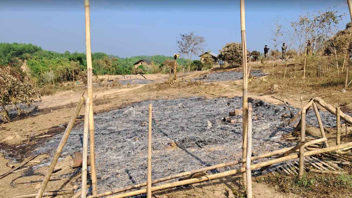 লামায় আগুনে ১৭ ঘরে আগুন দেওয়ার ঘটনায় মামলা, গ্রেফতার ৪