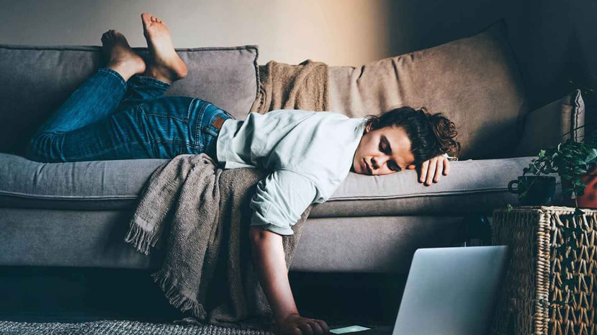 শীতে কাজে আলসেমি, চাঙ্গা থাকতে যা খাবেন