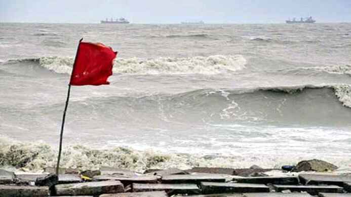 চার সমুদ্রবন্দরে দুই নম্বর সতর্ক সংকেত