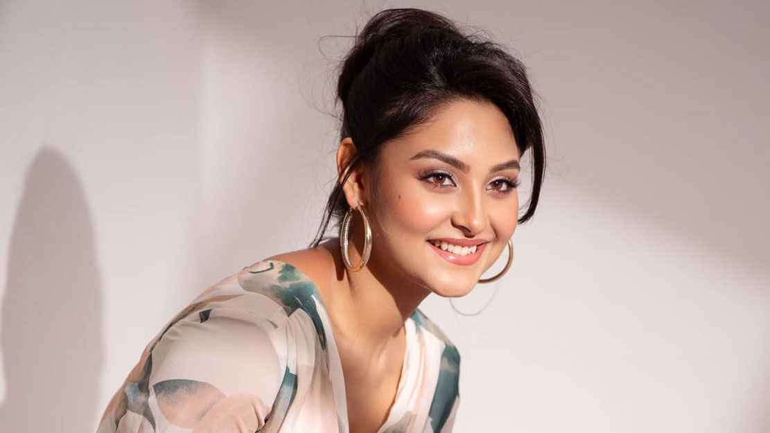 ২০২৫ সালে পড়ার টেবিল ঠিক রেখে কাজ করব: নিহা