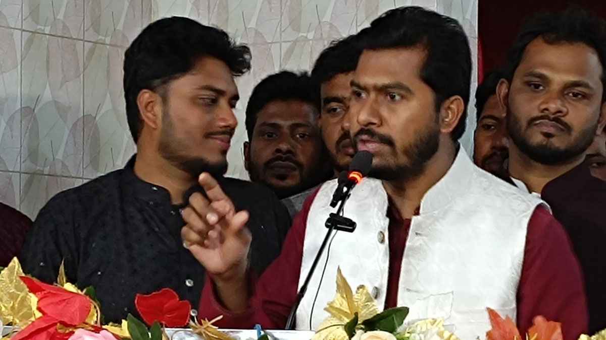 রাষ্ট্র পরিচালনায় রাজনীতিবিদদেরকে অগ্রাধিকার দিতে হবে: নূর