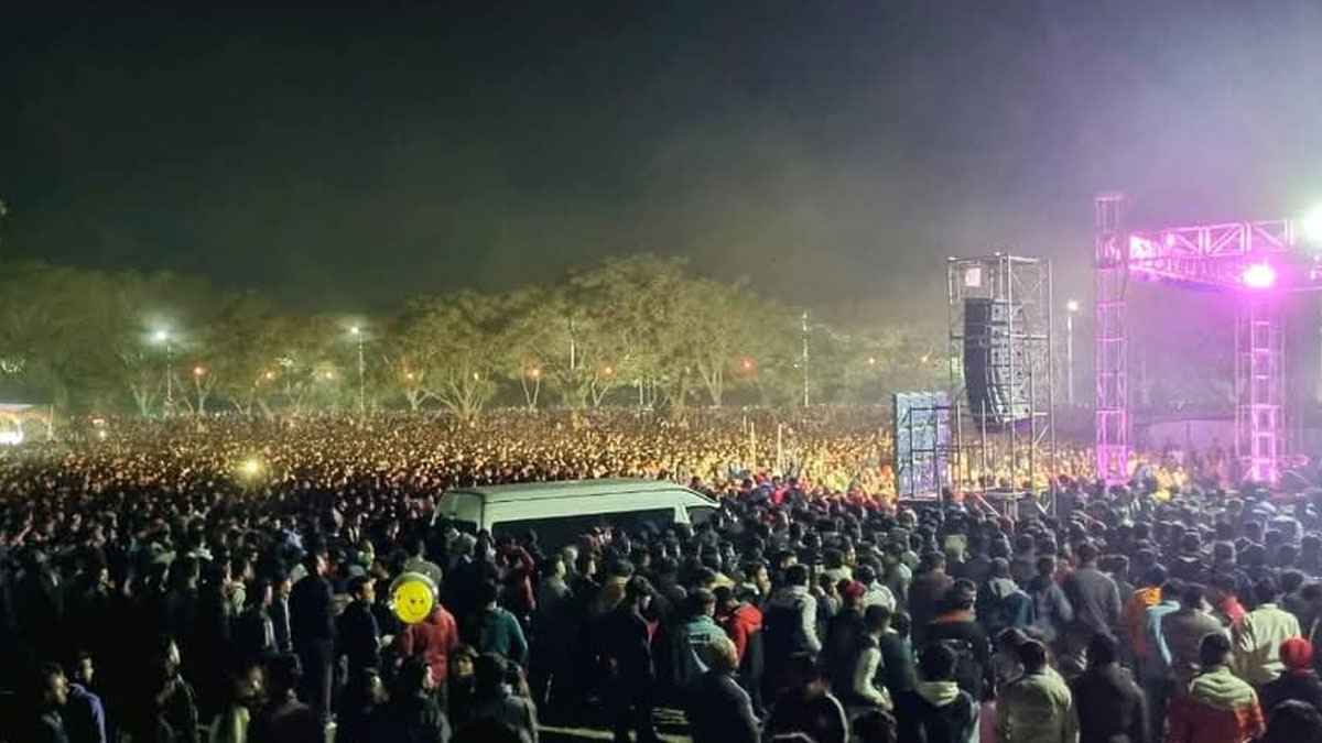 বেরোবিতে বিজয় কনসার্টে গাঁজার আসর, আটক ৩