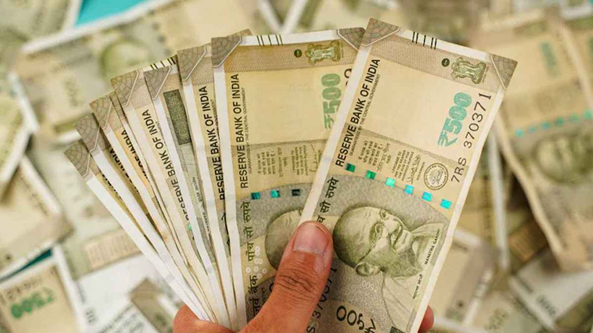 ইতিহাসের সর্বনিম্ন অবস্থানে ভারতীয় রুপির মান