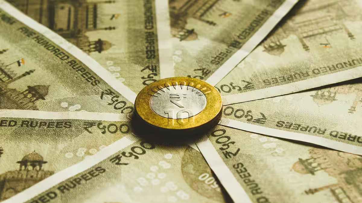 আবারও ভারতীয় রুপির বড় দরপতন