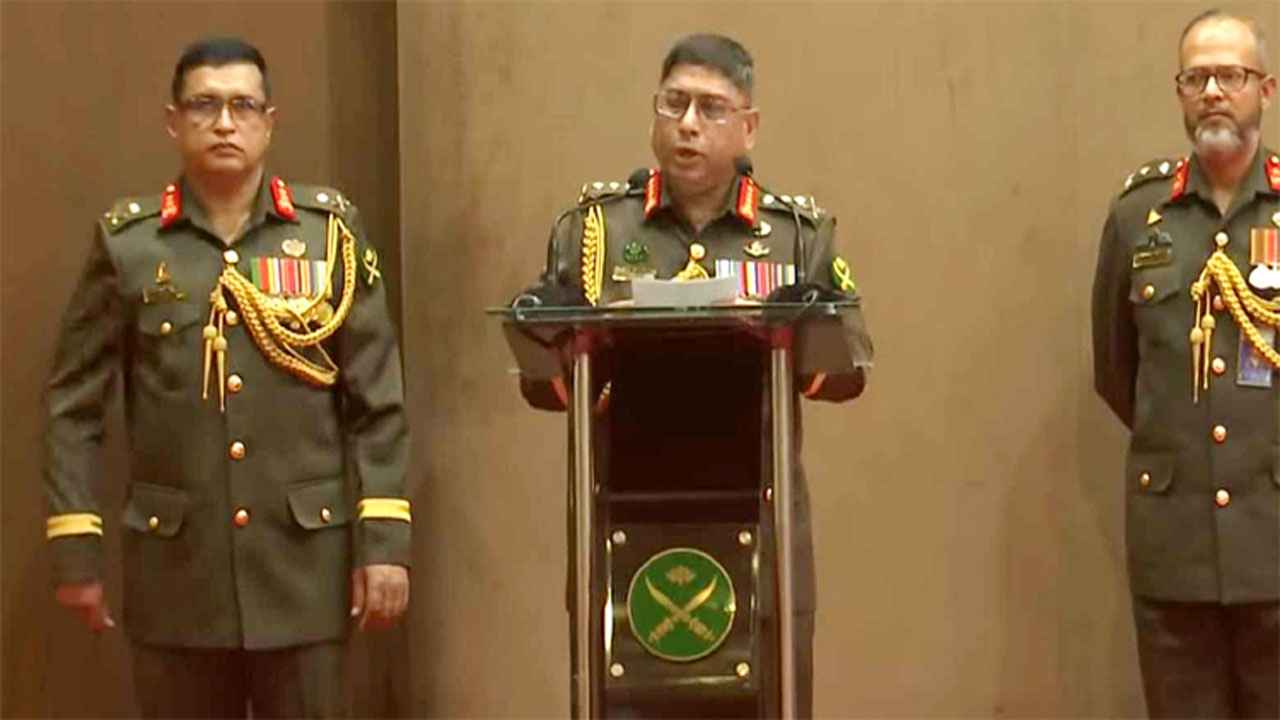 দেশের ক্রান্তিকালে সেনাবাহিনী পাশে দাঁড়িয়েছে: সেনাপ্রধান