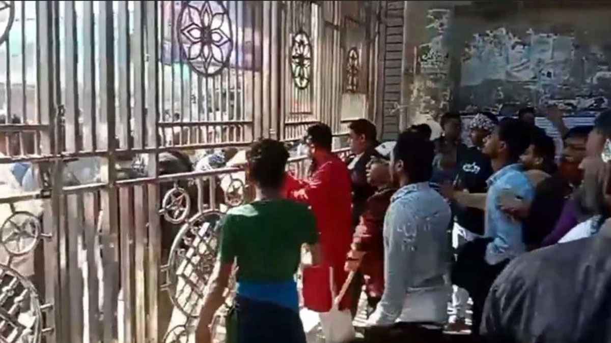 সোনারগাঁয়ে ফুল দেওয়া নিয়ে বিএনপির দু’পক্ষের সংঘর্ষ