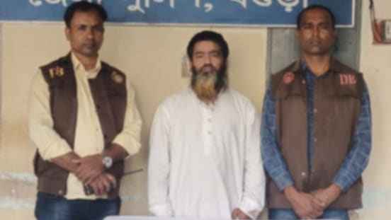 বগুড়ার দুর্ধর্ষ সন্ত্রাসী সোহাগ গ্রেফতার