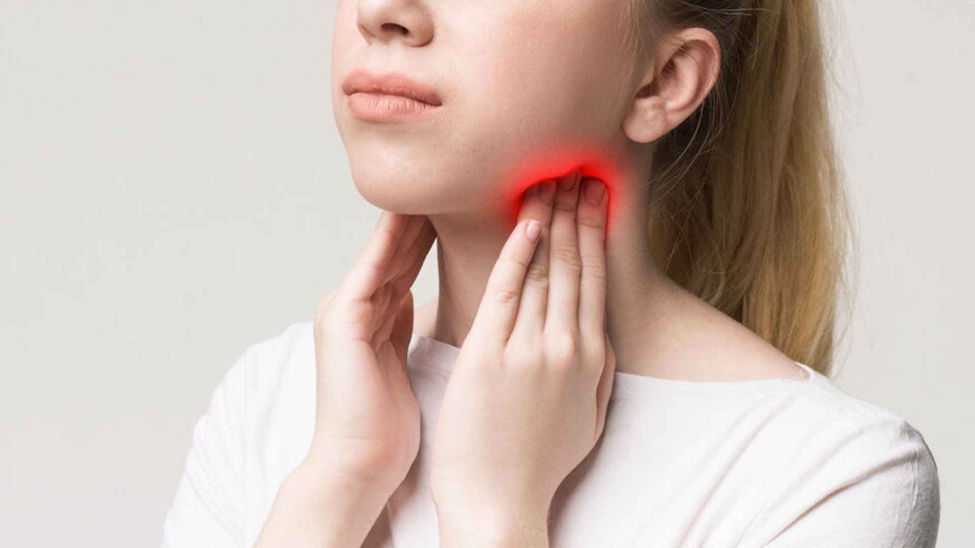 শীত এলেই বাড়ে টনসিলের ব্যথা, কমানোর উপায় জানুন