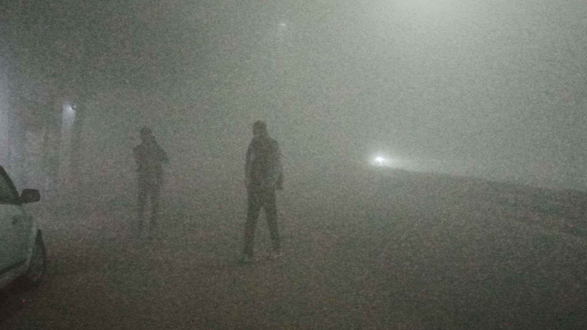 শীতে কাঁপছে দেশ, বিপর্যস্ত জনজীবন