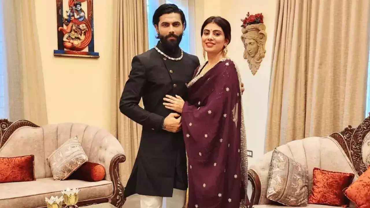 ছেলেকে স্ত্রী কি জাদু করেছে আমি জানি না: জাদেজার বাবা