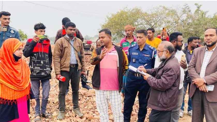 নড়াইলে পাঁচ ইটভাটা গুঁড়িয়ে দিল প্রশাসন, ১২ লাখ টাকা জরিমানা