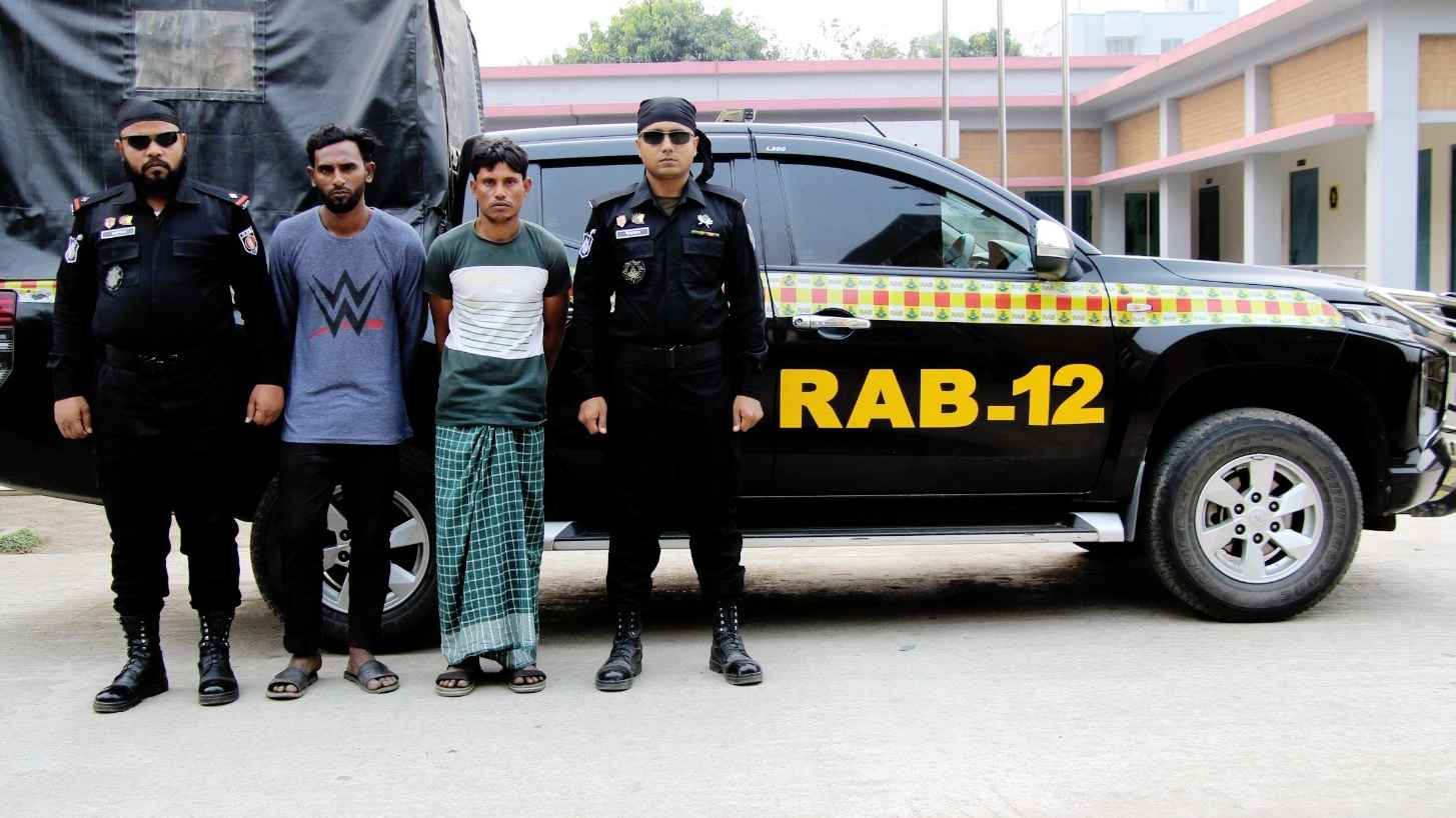 সিরাজগঞ্জে চোরাই মোটরসাইকেলসহ গ্রেফতার দুই