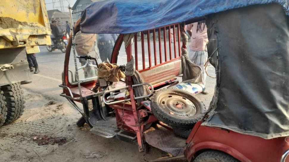 জানাজার নামাজে যাওয়ার সময় ট্রাকচাপায় বৃদ্ধের মৃত্যু