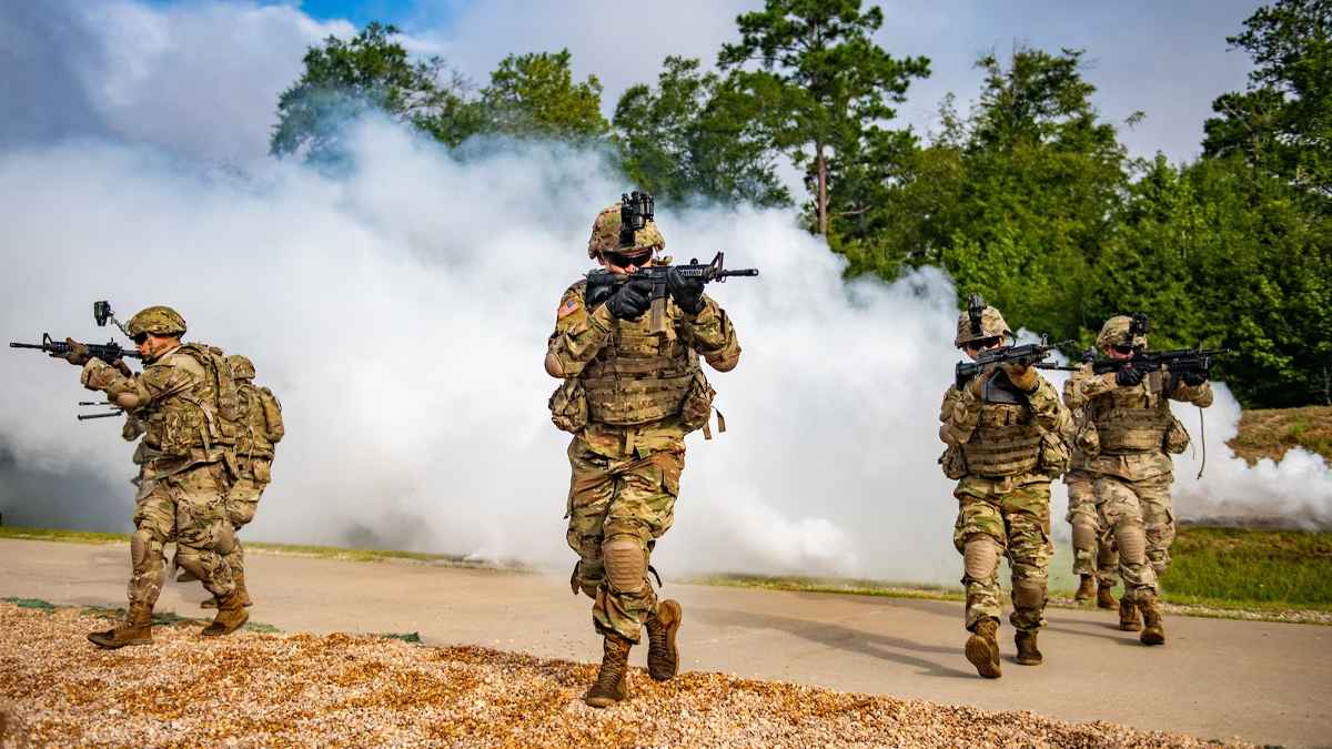 ইরানের স্থাপনায় হামলার অনুমোদন যুক্তরাষ্ট্রের
