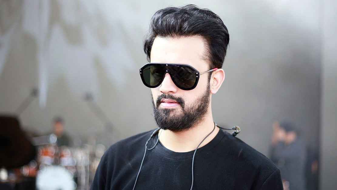 ফের বলিউডে আতিফ আসলাম, ক্ষুব্ধ নবনির্মাণ সেনা