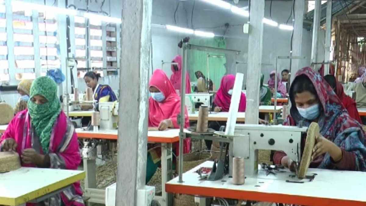 দিনাজপুরের তৈরি হস্তশিল্পের সুনাম বিশ্ববাজারে