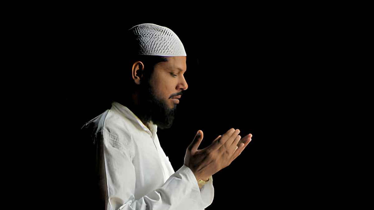 সকালে ও সন্ধ্যায় যে দোয়া পড়তে বলেছেন নবীজি