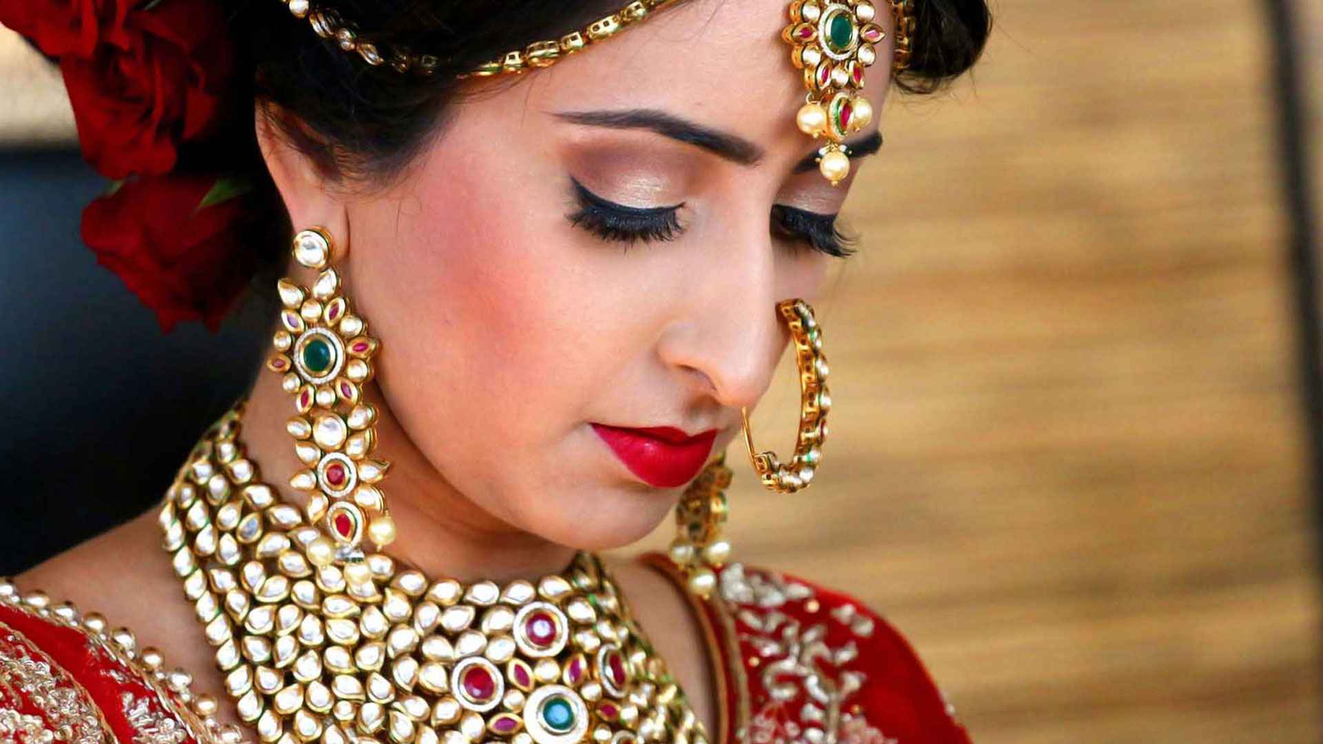 ভারী দুল পরলে কানে ব্যথা? করণীয় জানুন