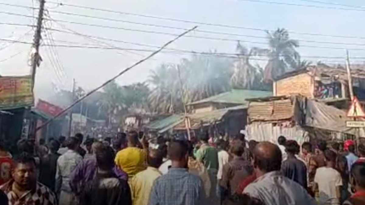 লামার ইয়াংছা বাজারে আগুনে পুড়ল ১০ দোকান