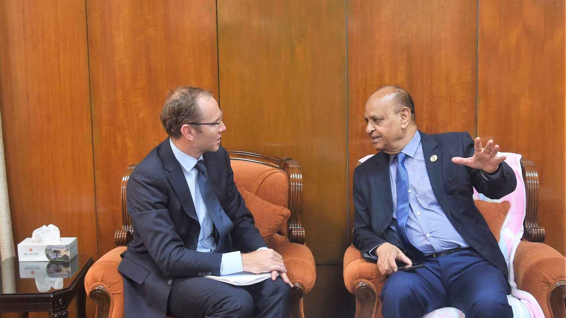 বাংলাদেশকে চিকিৎসা ক্ষেত্রে সহায়তা করতে ইচ্ছুক যুক্তরাজ্য