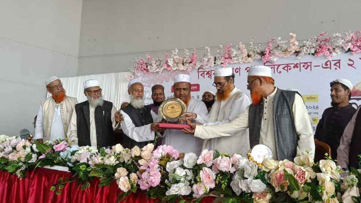 বিশ্বকল্যাণ পাবলিকেশন্সের ২ যুগ পূর্তিতে সম্মাননা পেলেন বিশিষ্ট লেখকরা