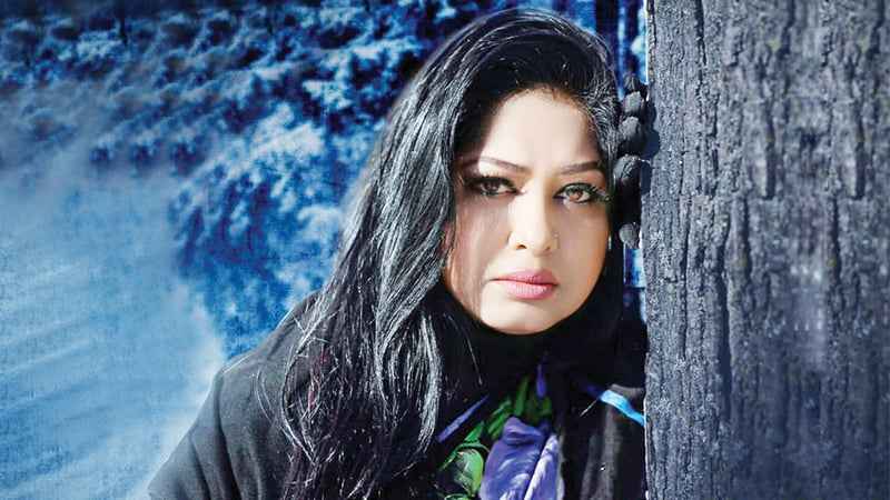 যুক্তরাষ্ট্রে কী করছেন মৌসুমী?