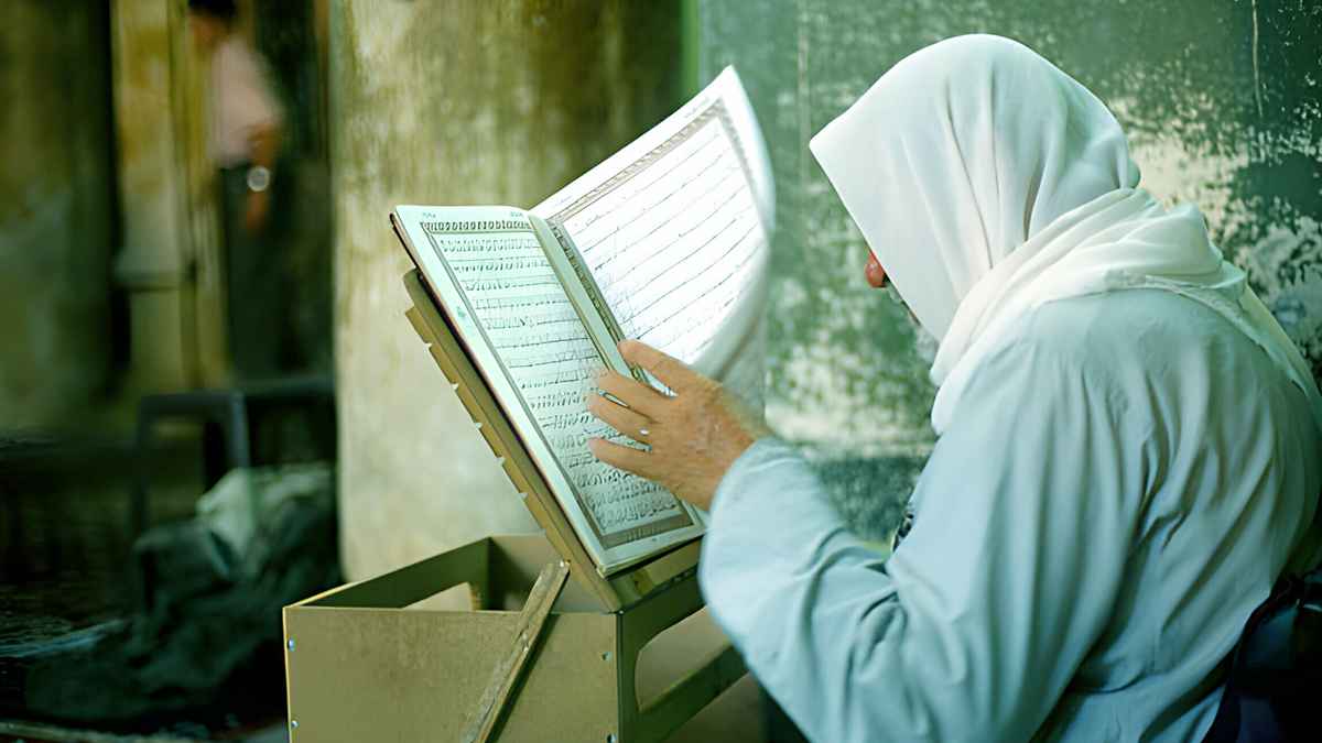 দ্বীনি জ্ঞান ও নেক আমল বিশেষ বান্দাদের নেয়ামত