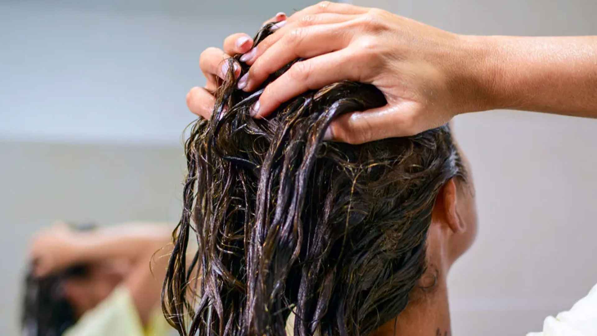 চুলের গোড়া মজবুত করার ৩ ঘরোয়া প্যাক