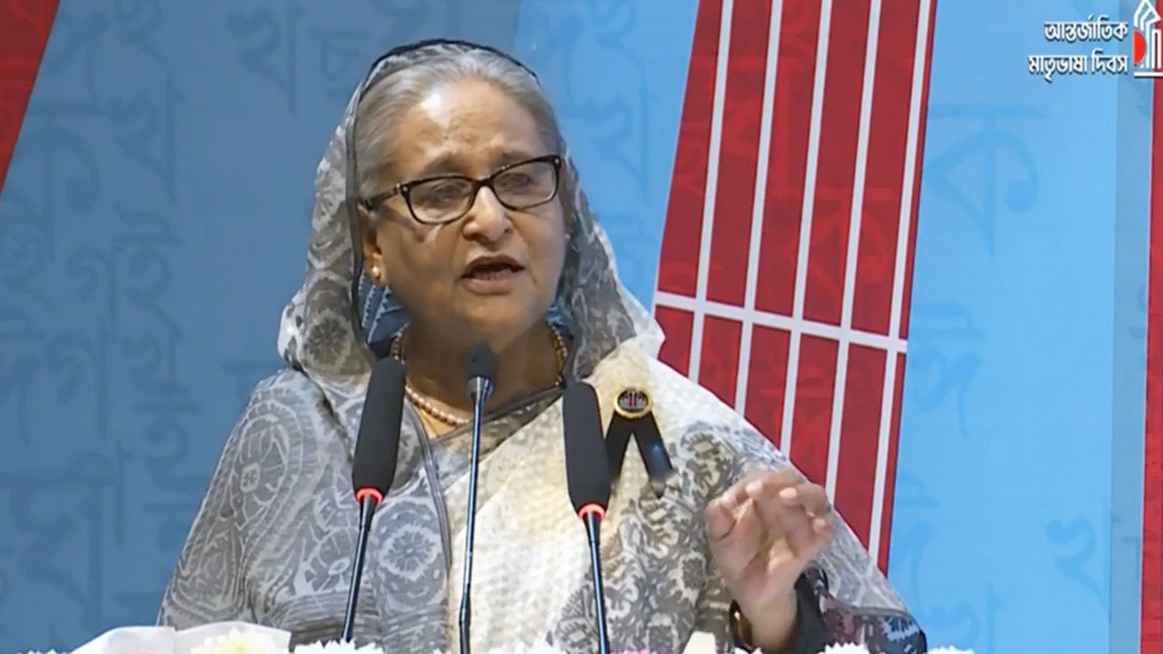 স্মার্ট হতে গেলে ইংরেজিতে কথা বলতে হবে তা ঠিক নয়: প্রধানমন্ত্রী