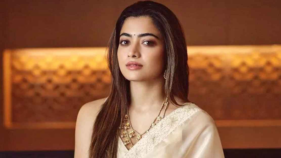 মৃত্যুর মুখ থেকে ফিরে এলেন রাশমিকা 