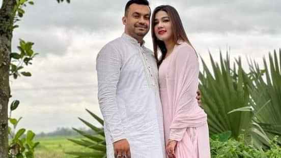 বিচ্ছেদ নিয়ে মুখ খুললেন মাহির স্বামী