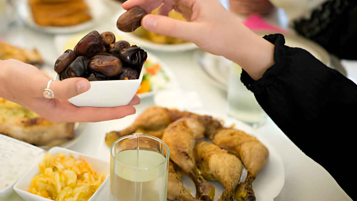 শবে বরাতে মানুষকে কিছু খাওয়ানো যাবে?