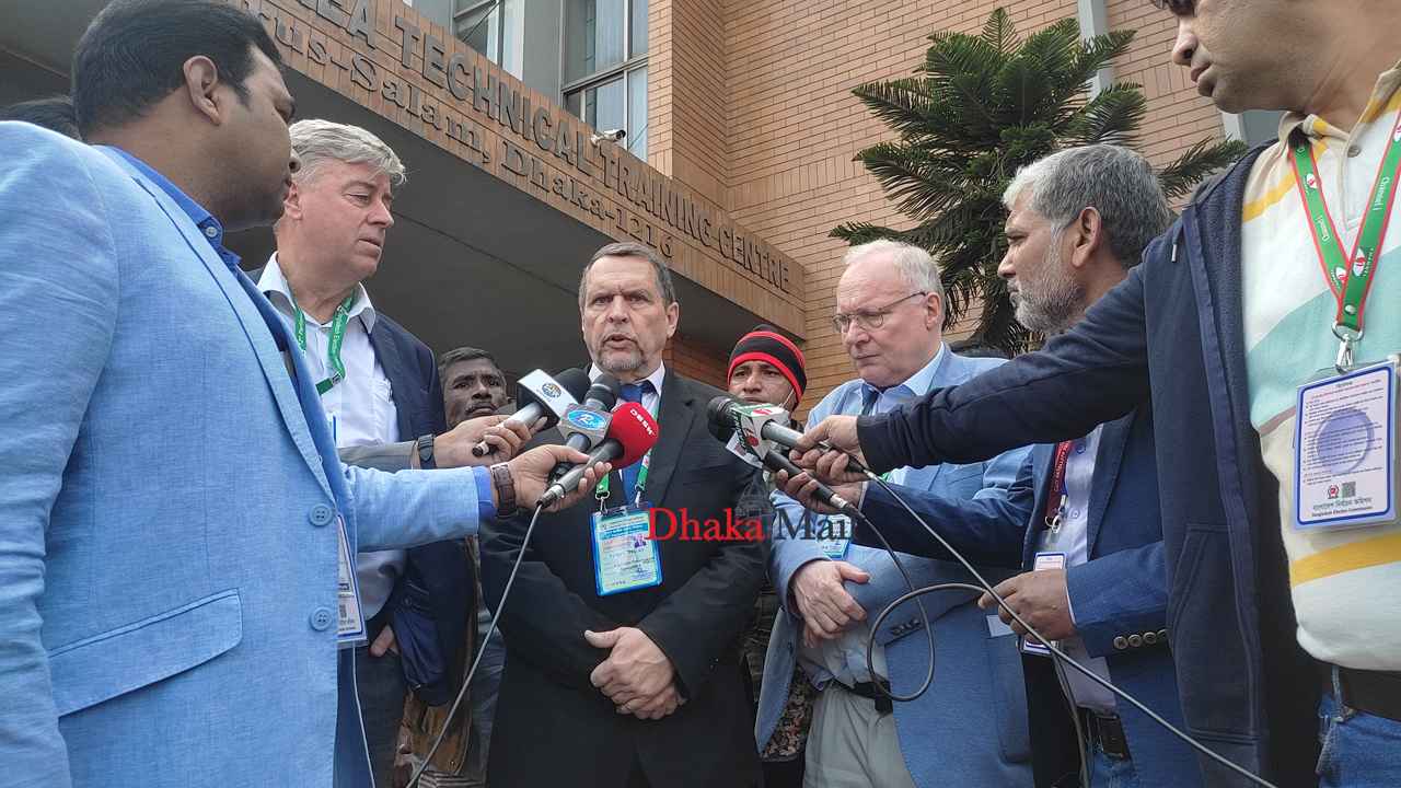 কেন্দ্র ঘুরে তিন বিদেশি পর্যবেক্ষক বললেন ‘পরিবেশ সন্তোষজনক’