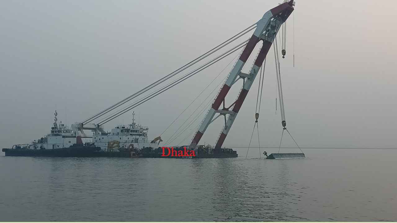 ৭ দিন পর দৃশ্যমান ‘রজনীগন্ধা’, খোঁজ নেই দুই ট্রাকের