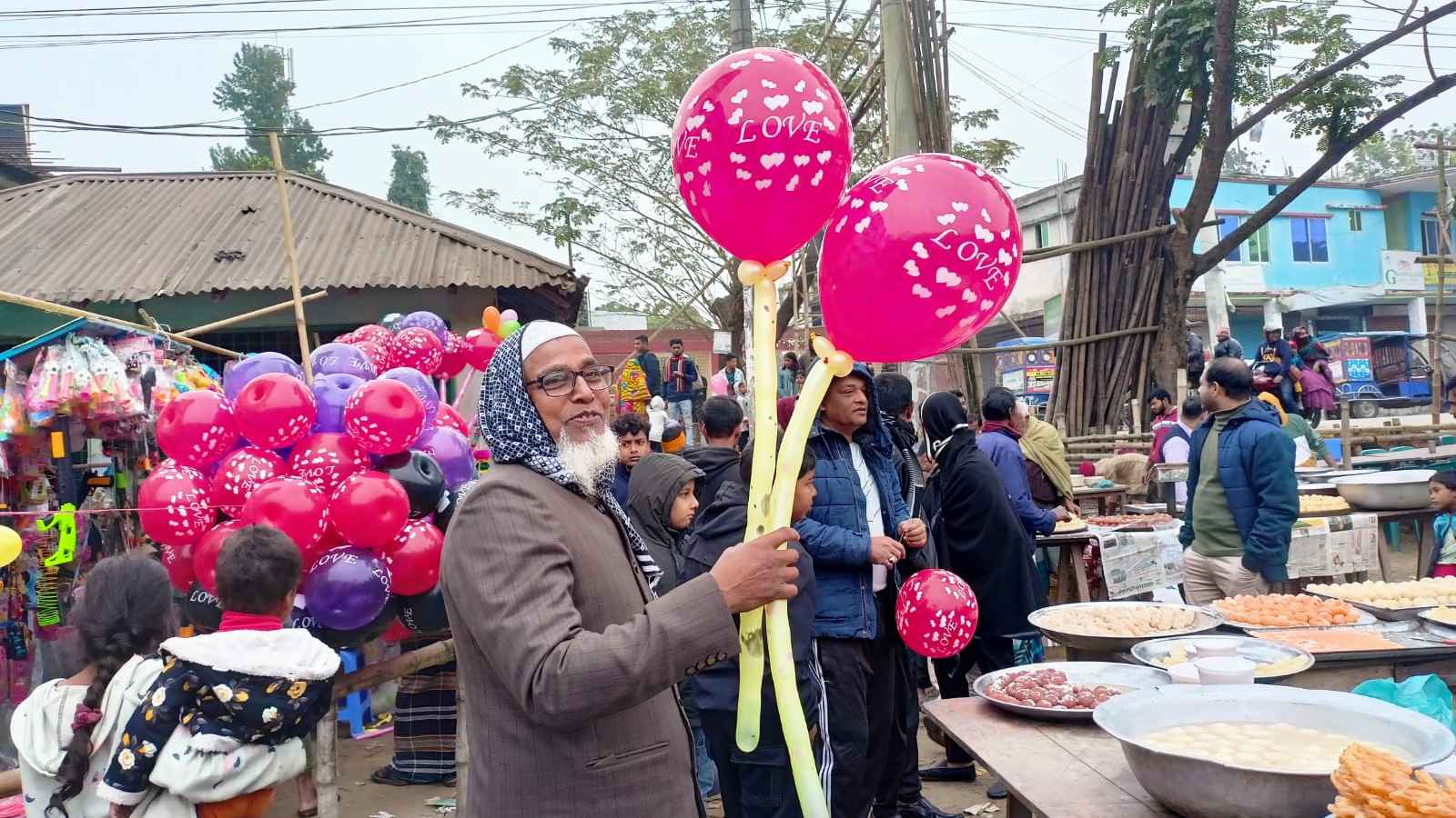 ২০০ বছরের ঐতিহ্যবাহী জোড়া ইলিশের মেলা