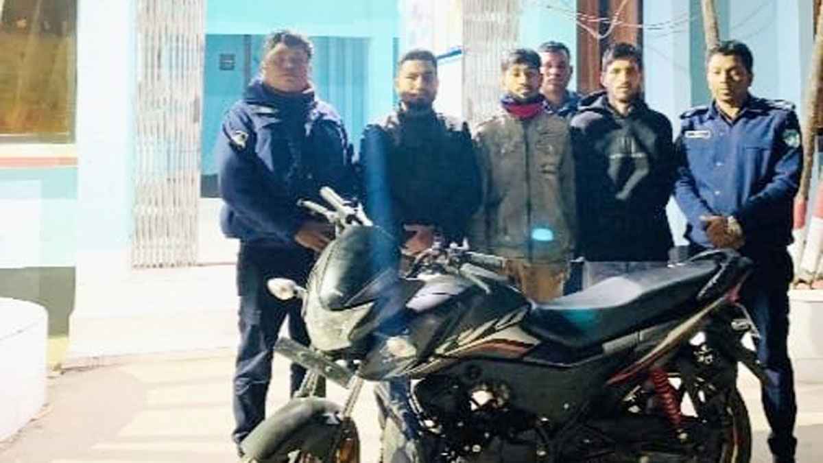 অভিযানে মিলল চোরাই মোটরসাইকেল, গ্রেফতার ২