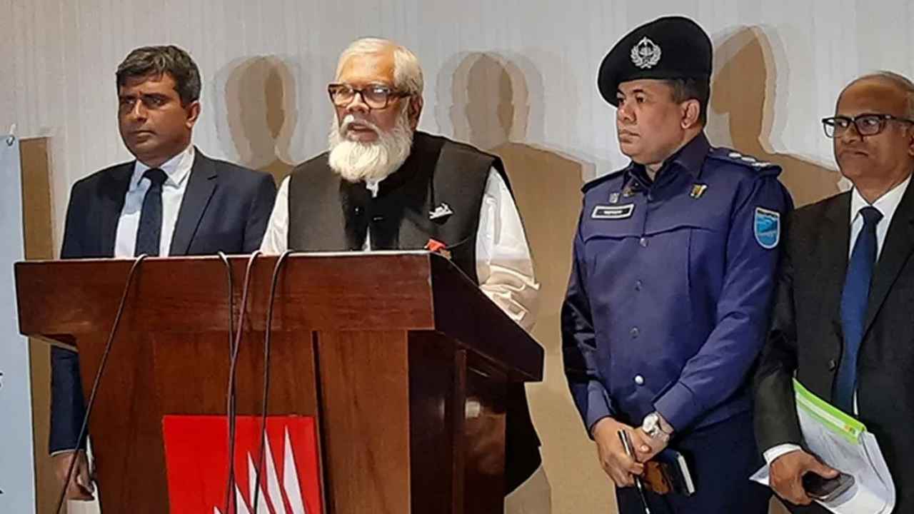 ‘উদ্যোগ নেওয়া হয়েছে, শিগগির কেটে যাবে ডলার সংকট’