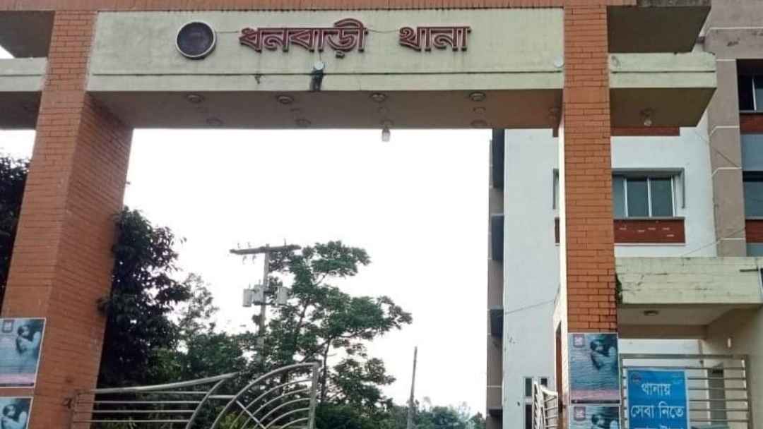 টাঙ্গাইলে বাসচাপায় অটোভ্যানের চালকসহ নিহত ২